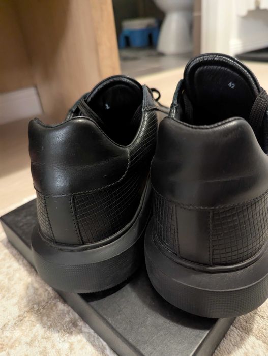 Pantofi negri Bigotti
