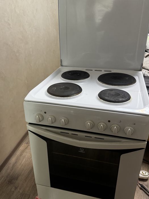 Продается плита INDESIT