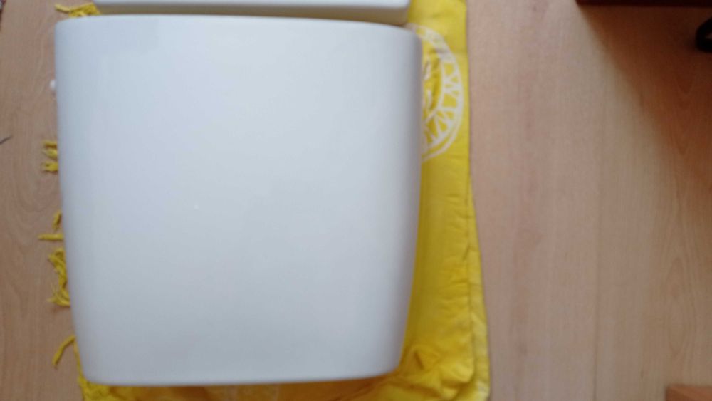 Тоалетно казанче- керамично