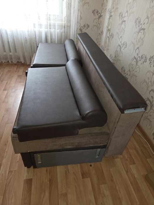 Диван выдвижной б.у.