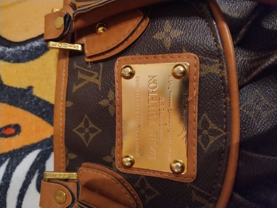 Geantă Louis Vuitton