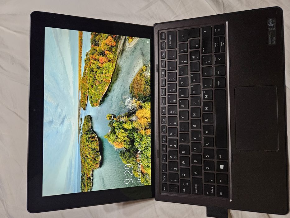 Tableta HP Pro x2 612 g2, 12"FHD Touch Screen m3-7Y30 8GB RAM
