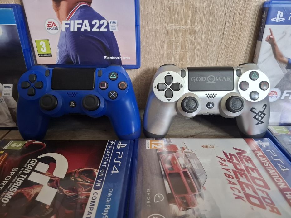 PS4 Pro 1T + джойстици + 14 игри