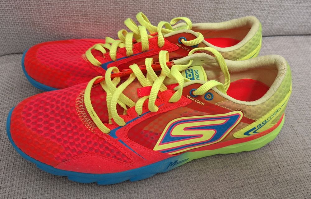 New balance, Sketchers, Guess