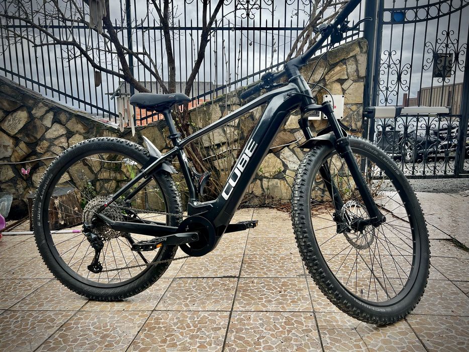 Bicicleta electrica CUBE