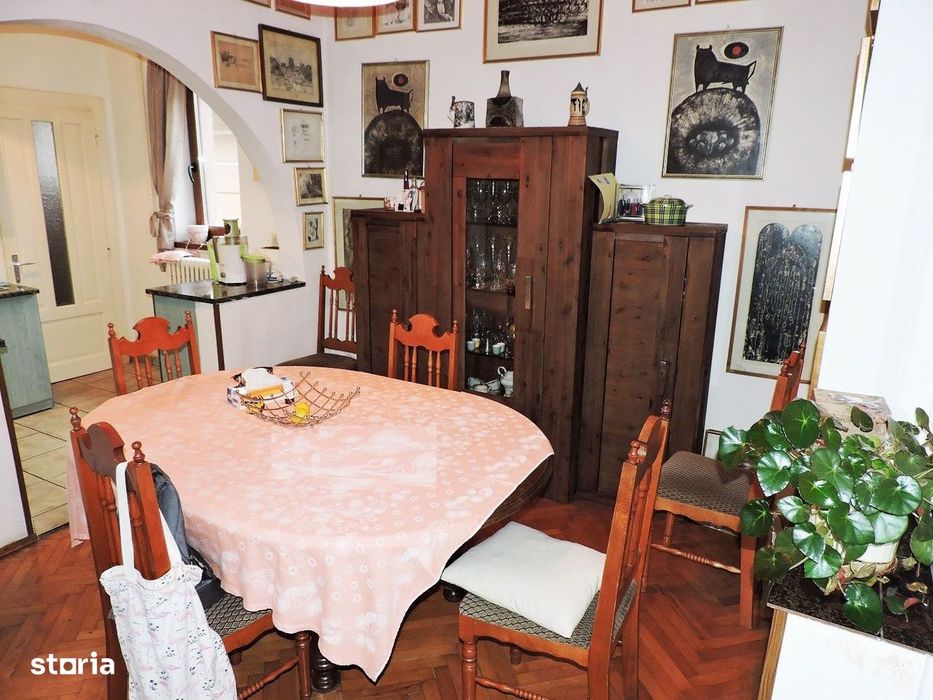 Vila impunatoare in Andrei Muresanu, D+P+M, teren 475 mp