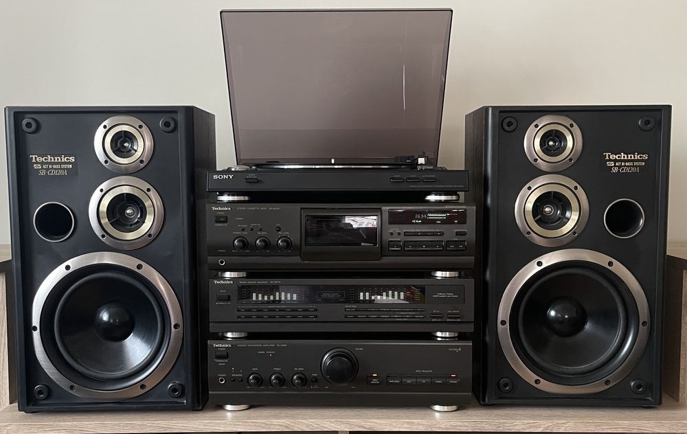 Linie Technics cu boxe