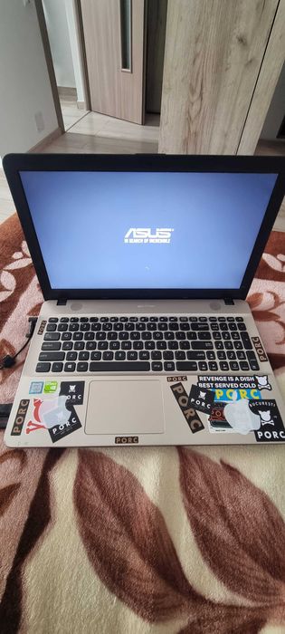 Laptop ASUS A541U