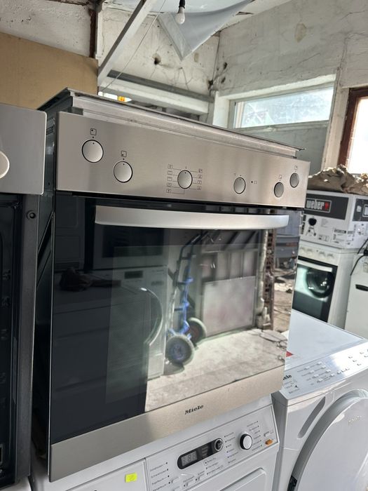Печка +гаранция 1 година. MIELE, Конвекция. Керамичен плот. Безплатна доставка за София
