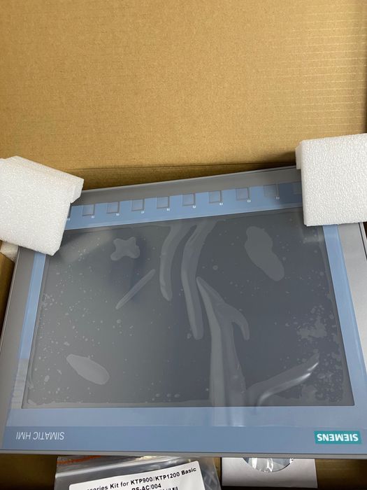 HMI Simens 6AV2 123-2MB03-OAX0