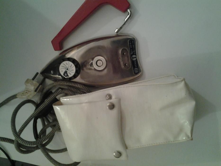 Fier de calcat voiaj Electromures