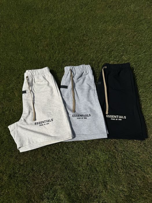 Pantaloni scurti Essentials / Premium 2026