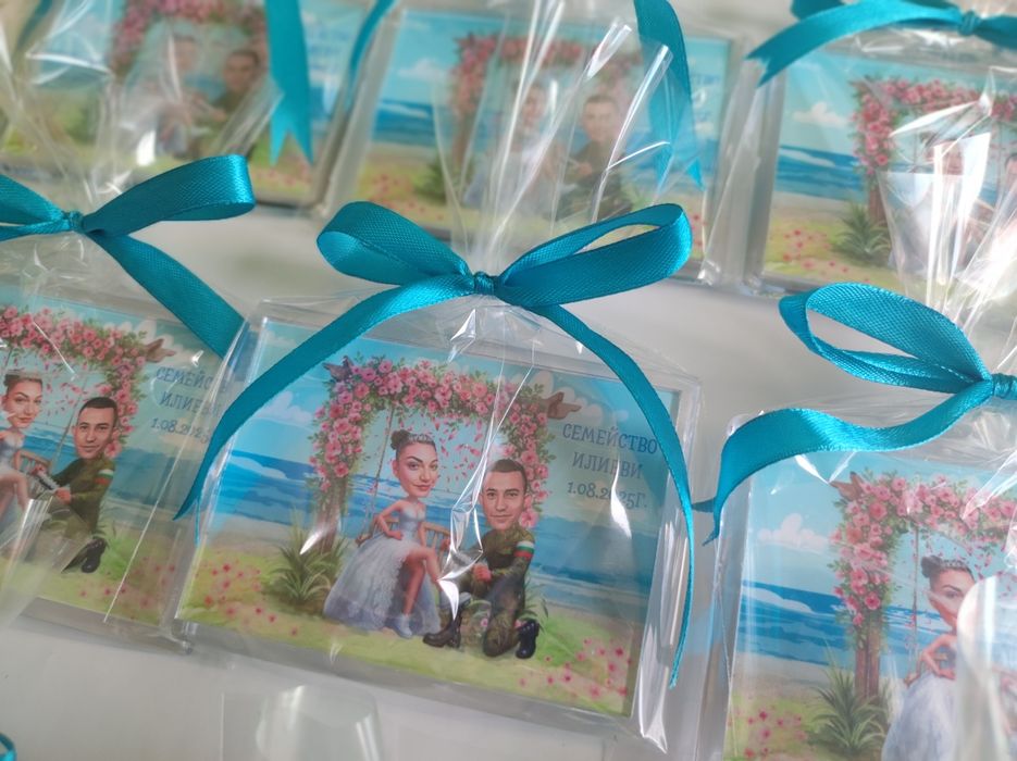 Магнити карикатура - креативни подаръчета за гости на сватба, кръщене