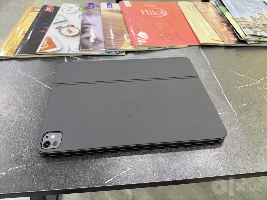 Продам iPad Pro M4 с клавиатурой