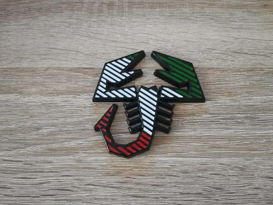 цветна метална емблема скорпион за Abarth