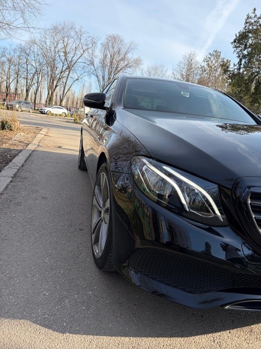Mercedes E-class W213 E200d 2017 automat 9G-Tronic Full Led Navi