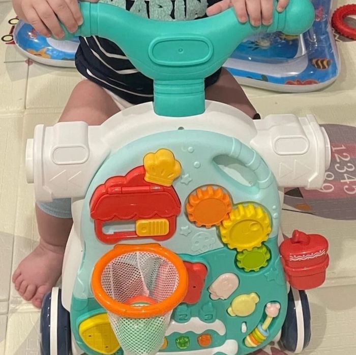 Универсальный 4-в-1 ходунок-каталка для малыша!