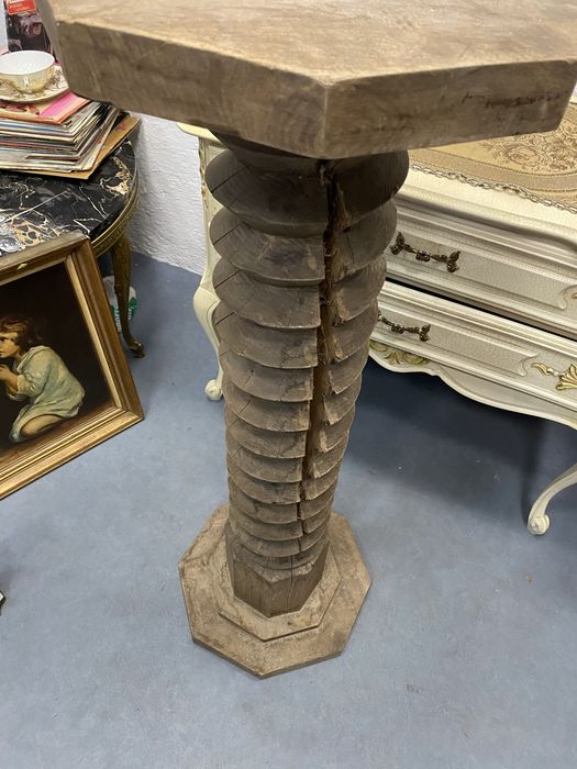 Стара френска колона от дъб