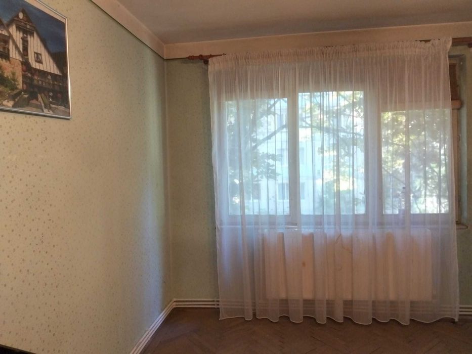 Vand apartament 3 camere-  Central