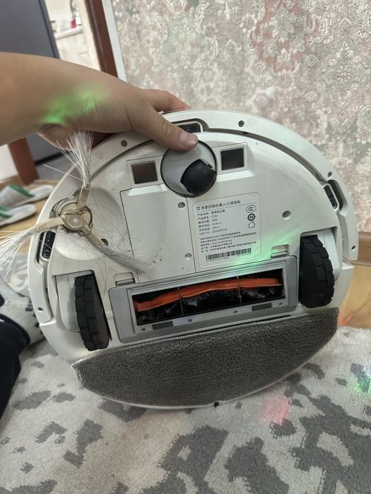 Роботпылесос в хорошем состояние