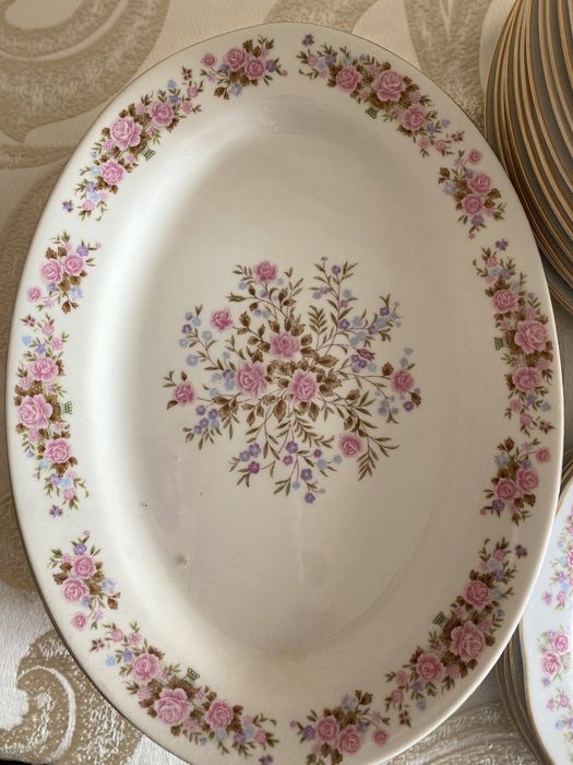 Тарелки круглые и овальные