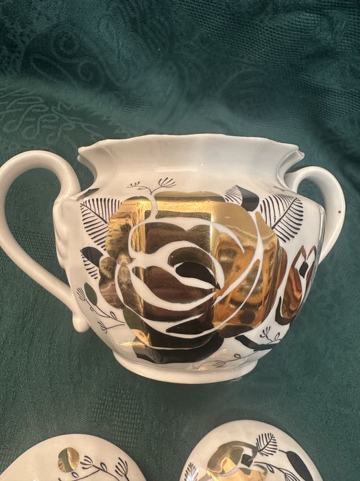 Руски Чайник и каничка/латиера  и захарница  “Вербилки” Златна роза