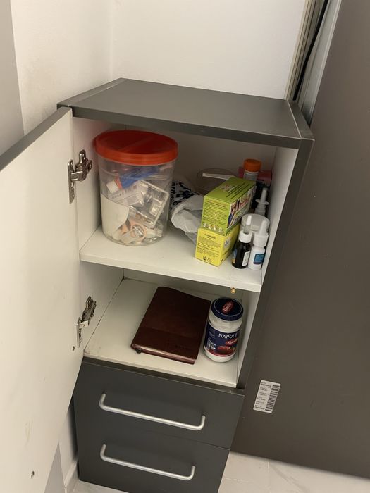 Подвесной шкаф для ванной комнаты