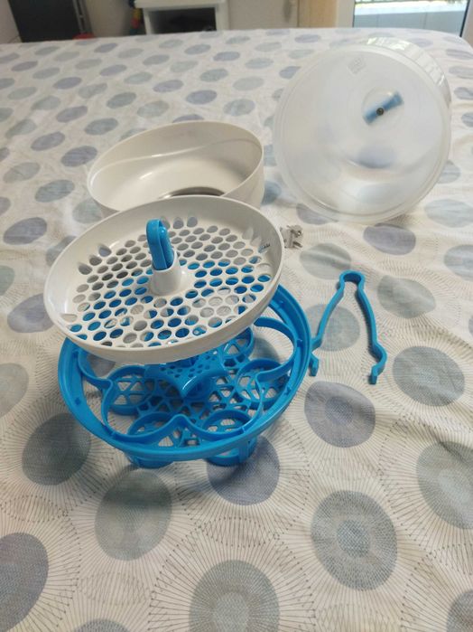 Стерилизатор за шишета и биберони