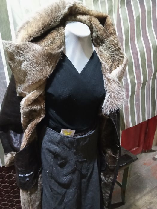 натуральная Дублёнка с большим капишоном лёгкая Турция Как новое