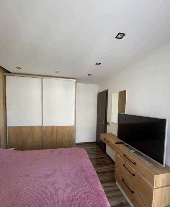 Тристаен апартамент под наем Кръстова вада