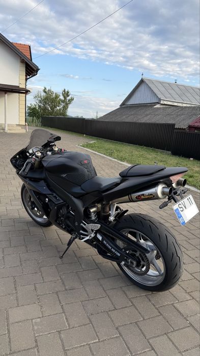 Yamaha YZF r1 2006 .