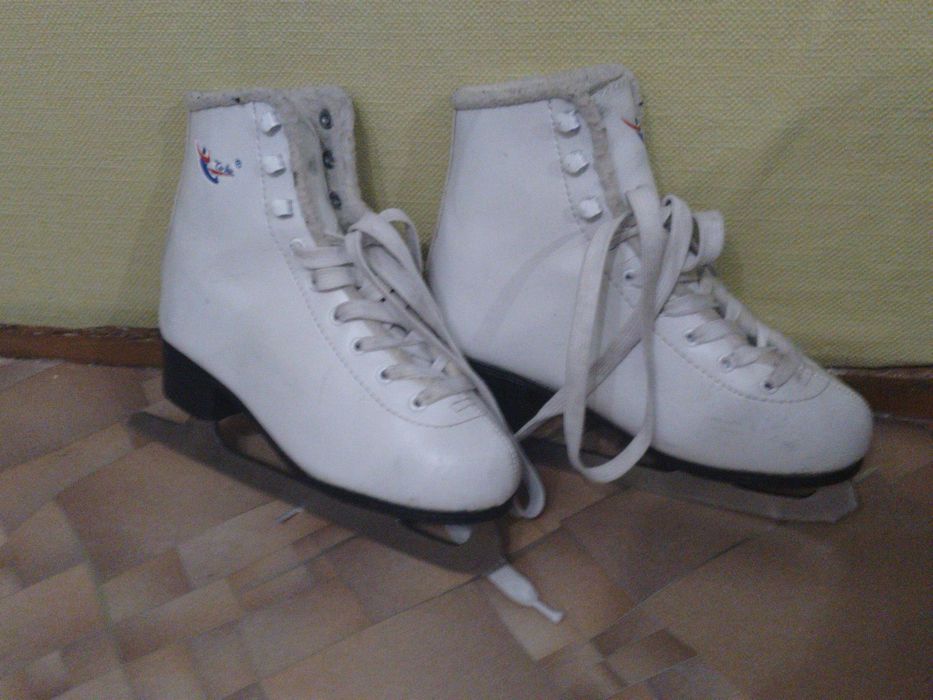 Коньки женские,  б/у