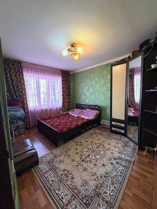 Продам  2- ком  Абая 93