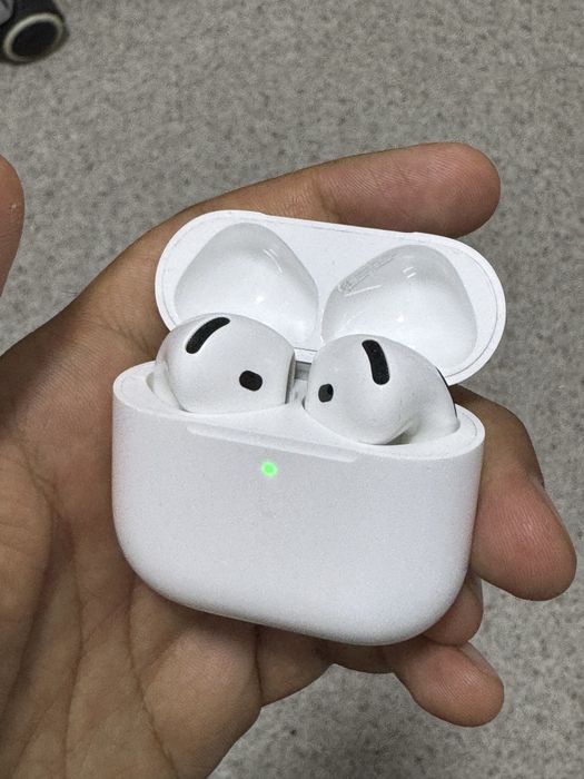 Продам Air Pods 4