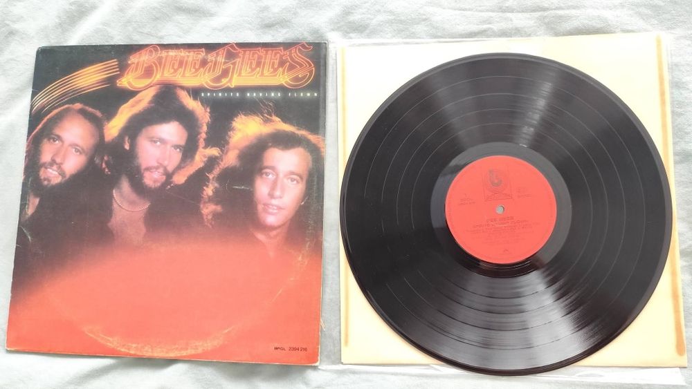 Bee Gees  - Spirits having flown (Балкантон)