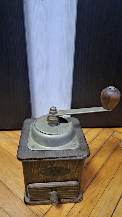 Vând râșniță de piper/cafea