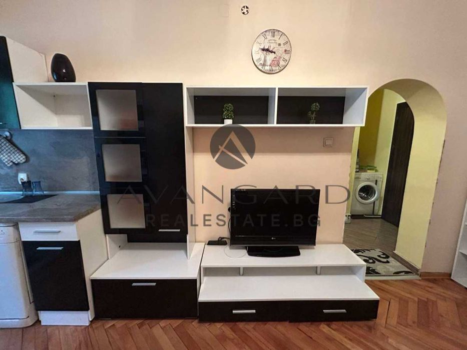 оф.24576 Тристаен обзаведен / МОЛ Пловдив