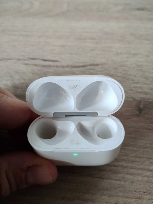 Apple Airpods 4 A3058 зарядна кутия части