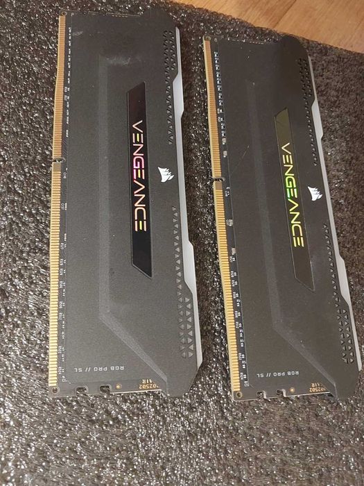 32GB 3600Mhz CL18 - DDR4 RAM памет