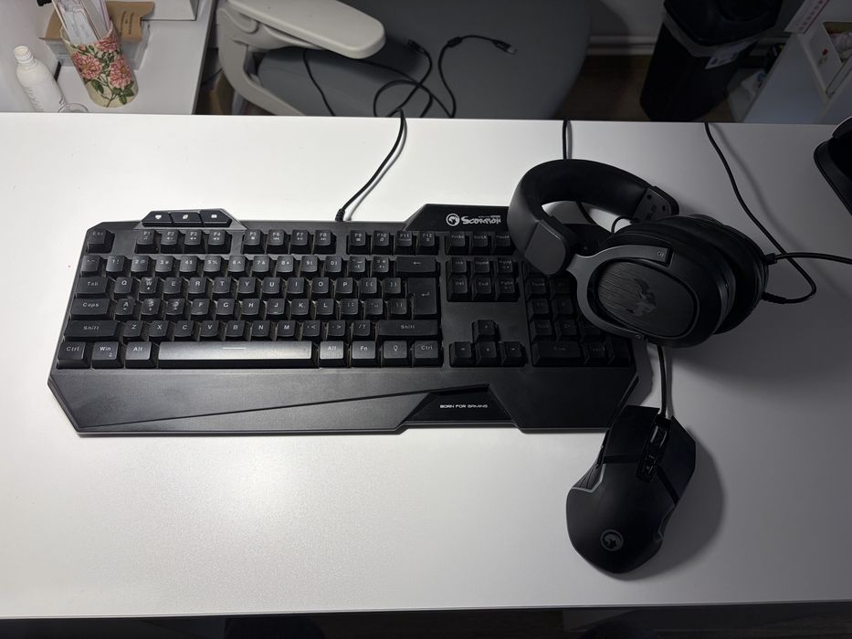 Kit gaming: caști Asus Tuf  + tastatură și mouse Scorpion