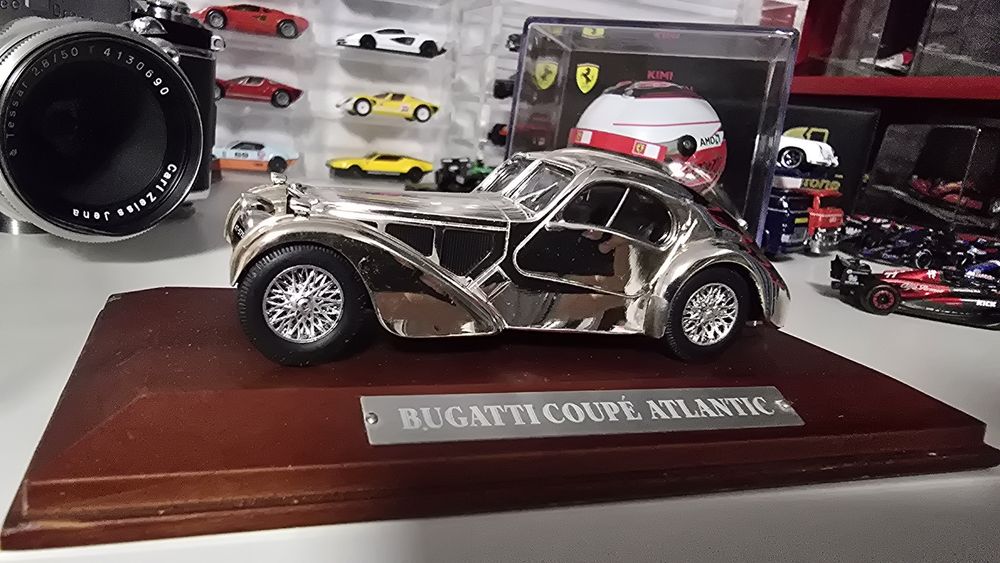 Bugatti Atlantic - Silver Cars Collection