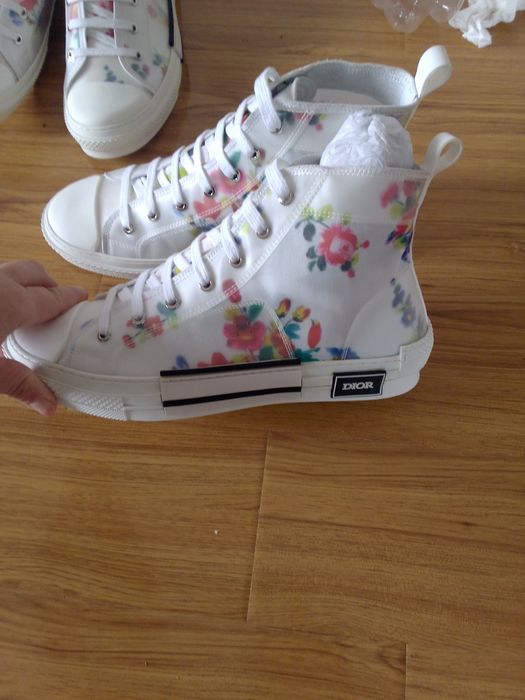 Adidași Dior mărime disponibil 42 43  și 45 unisex