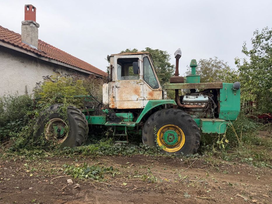 Продавам Трактор Т 150