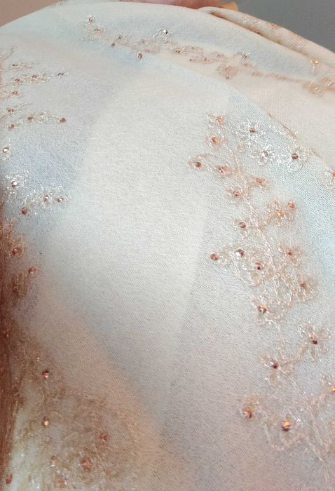 sal fular esarfa Calitate Extra, NOU, 76 cm * 185 cm, crem cu strasuri