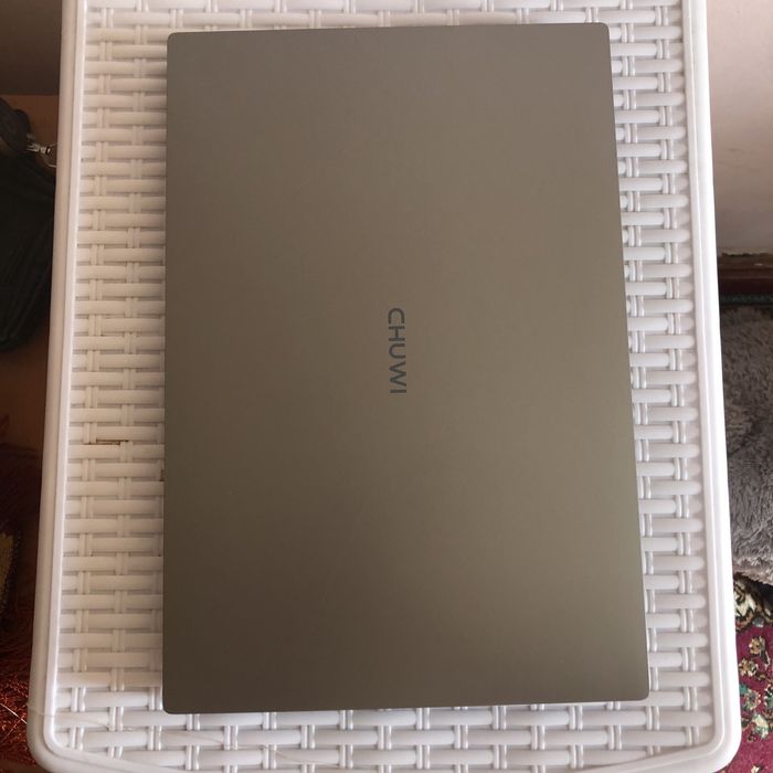 chuwi herobook Plus { 8 256GB SSD }