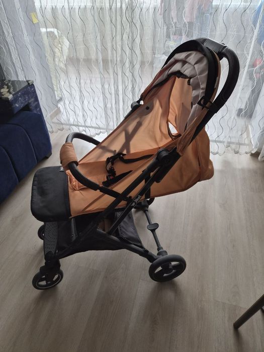 Продается складная,  лёгкая  прогулочная коляска Jikel
