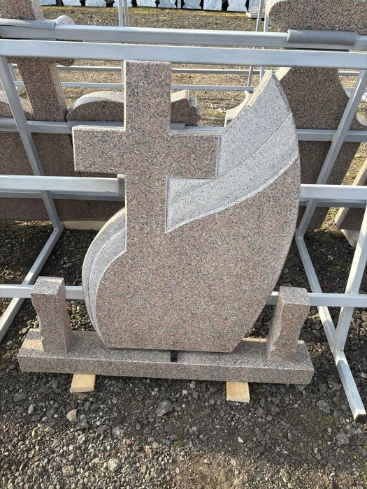 Black friday 25% reducere la monumente funerare marmura si granit