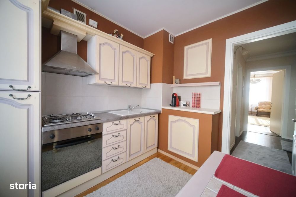 2 camere Centru, frumos amenajat, 650 EUR