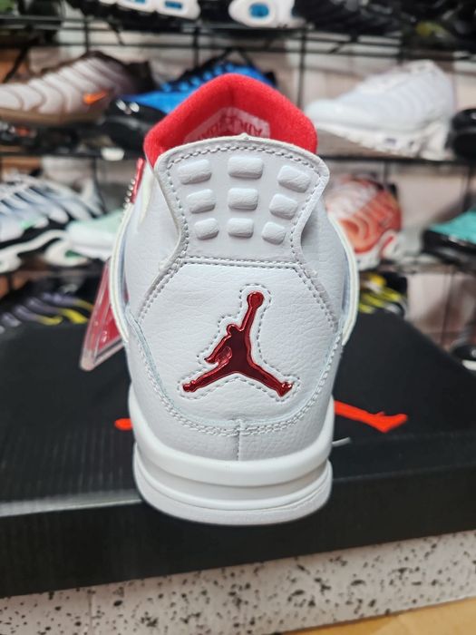 Jordan 4 retro metallic