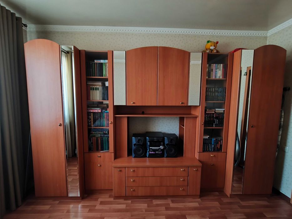 Продам стенку б/у